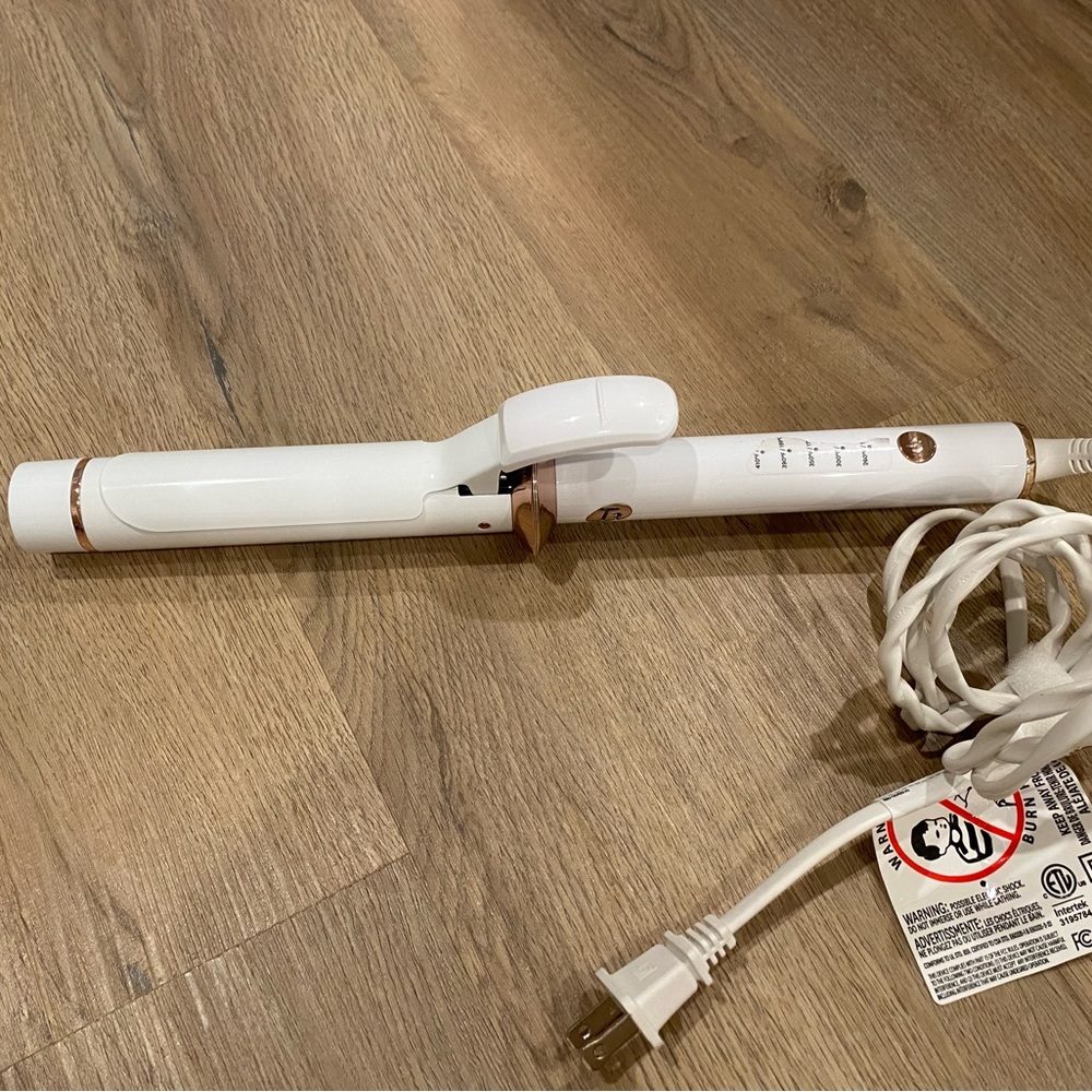 Gently used T3 Twirl Ceramic Professional Curling Iron - 1 1/4 in.